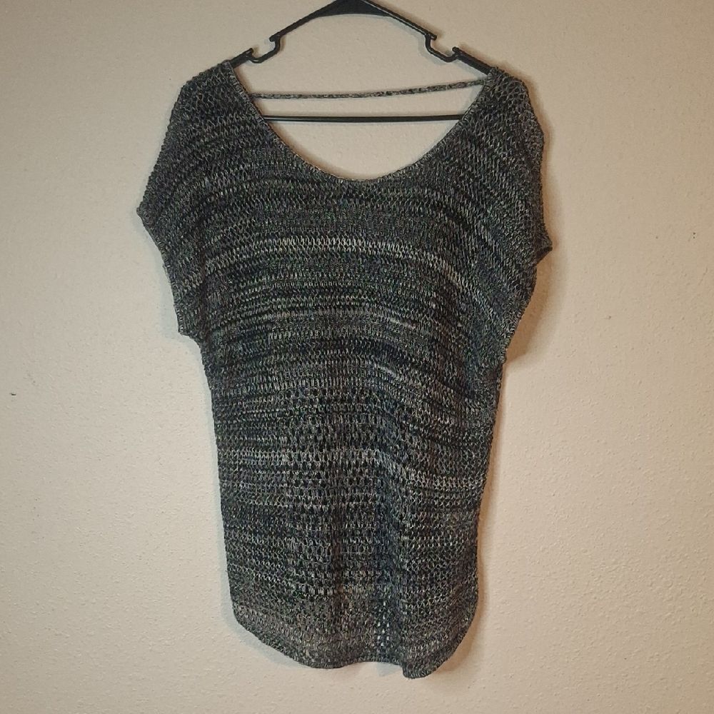 a.n.a Women's Knit Short-Sleeve Top in Black and Gray